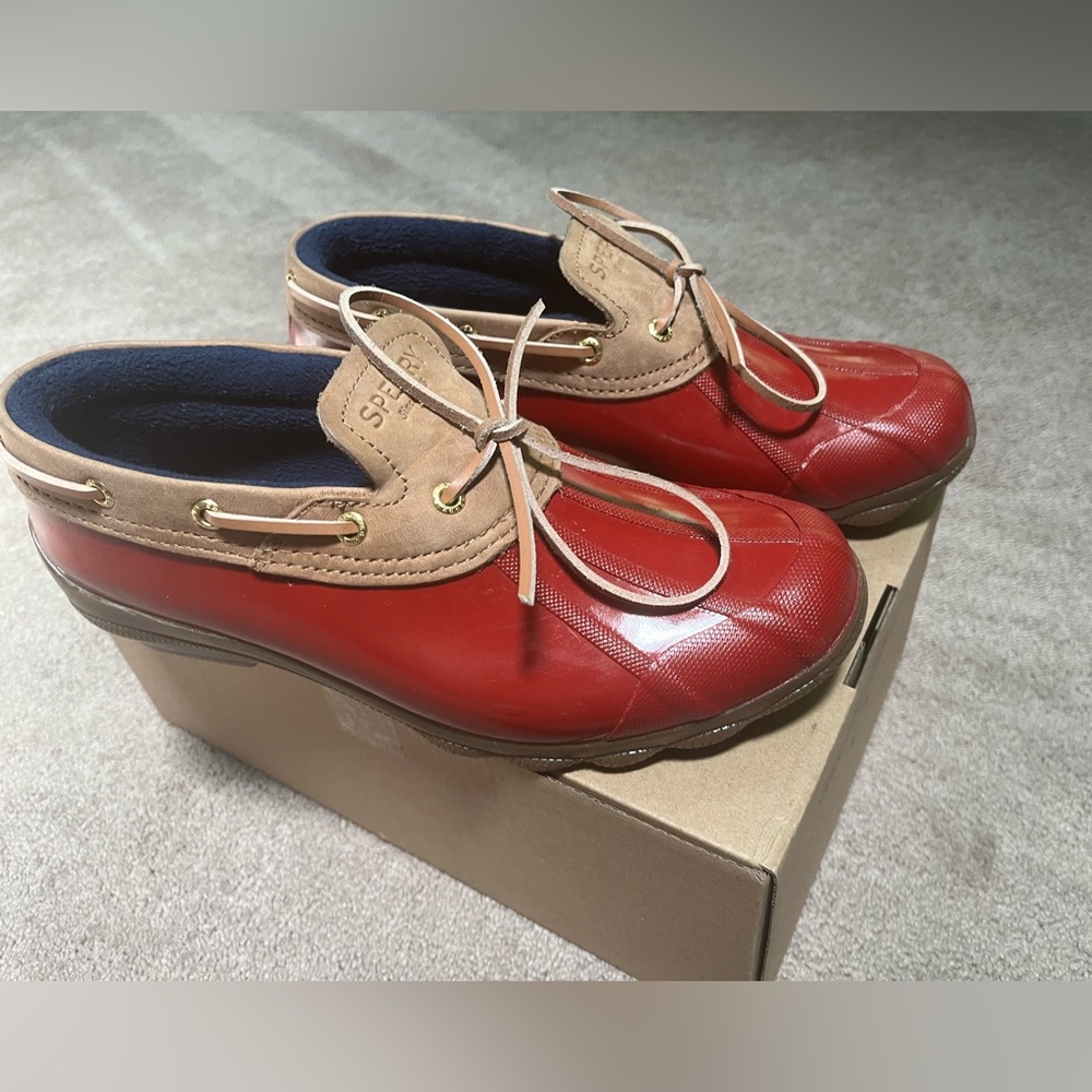 Sperry low duck/rain boot Women’s size 7.5, Red, gently used